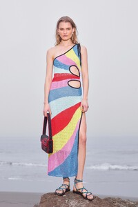 00018-Staud-PreFall-22-NewYork-credit-brand.jpg