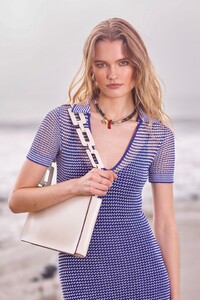 00022-Staud-PreFall-22-NewYork-credit-brand.jpg