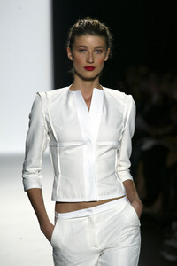 1003841373_NarcisoRodriguez2003WomenRTW9.thumb.jpg.4cdfec616c1cb3b2a2365181f1c0ed0a.jpg