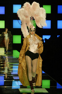 1021147715_ChristianDior2003HauteCouture299.thumb.jpg.0a5767c9da145df9b05716c3f224e797.jpg