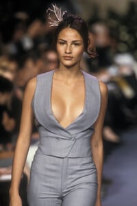 102765212_Chloe1999WomenRTW28.thumb.jpg.373d889d4be85f0bbd5350fcd23b1970.jpg