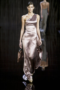 1036749048_Valentino2003WomenRTW98.thumb.jpg.05d66d96cfb101ba30dd029b8985473c.jpg