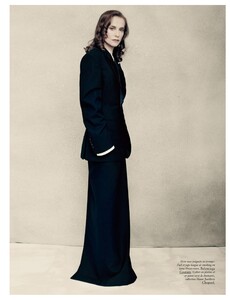 Vogue Paris No. 1023 - Décembre 2021 - Janvier 2022-page-003.jpg