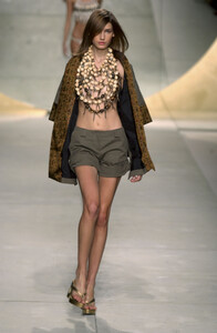 1065950457_PacoRabanne2003WomenRTW37.thumb.jpg.d32280f95dc0137f0e2fd4665588f236.jpg