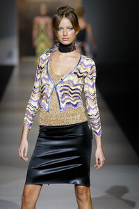 1084200095_Missoni2003WomenRTW11.thumb.jpg.2279c84615292ff7887676864e3450bd.jpg