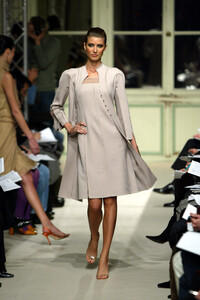 1107851377_RalphRucci2004HauteCouture67.thumb.jpg.bcb7577962c1aab77fb2afe487262b5a.jpg