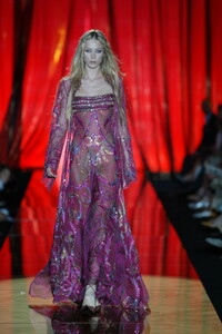 1108508748_ElieSaab2003HauteCouture198.thumb.jpg.6ff08ac60807d01dfebd6a35a9c85437.jpg