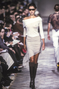 1112975024_Chloe1999WomenRTW91.thumb.jpg.08f1ea41dd327184157b6045f38cd4cc.jpg