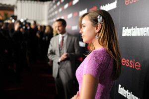 Jessica+McNamee+Entertainment+Weekly+Celebration+98vps6_g1Wqx.jpg