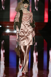 1131134552_Valentino2003HauteCouture281.thumb.jpg.f6b84fbf18f6892b675f3be9185b122a.jpg