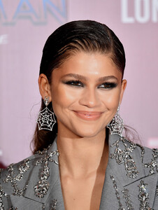 Zendaya+Coleman+Spiderman+No+Way+Home+Photocall+XsZnusCpUz_x.jpeg