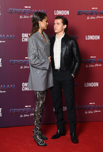 Zendaya+Coleman+Spiderman+No+Way+Home+Photocall+01GmZ0tB40Bx.jpeg