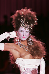 1210222002_ChristianDior2004HauteCouture427.thumb.jpg.ab578546b4b94de3cc7295169c3b2bb8.jpg