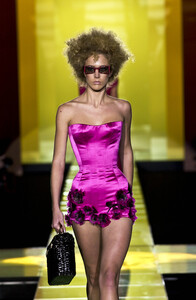 1225962310_GianniVersace2001HauteCouture85.thumb.jpg.e67cb1e496e5360b2a27da4733698676.jpg