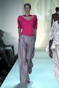 1248009239_BillBlass2003WomenRTW111.thumb.jpg.aeffe9f8d8315567a8875ec7ff24167f.jpg