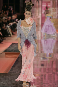 1251940910_ChristianLacroix2005HauteCouture104.thumb.jpg.3c6129ced69ce4728d3d659d7572fa6e.jpg