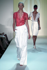 1252334718_BillBlass2003WomenRTW85.thumb.jpg.397d56987df38d76656d45cd6916343e.jpg