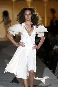 1253029008_AntonioBerardi2003WomenRTW22.thumb.jpg.0b57455e8fa2d3eb70a1bfa2d4cbe591.jpg