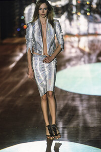 1283002778_RobertoCavalli2001Women44.thumb.jpg.e0d29230999cf6584dc0aa4f40656bd4.jpg