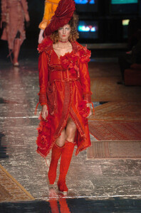 1320936982_ChristianDior2005HauteCouture149.thumb.jpg.ae0bc484f50330f34725b5e14aaf7b46.jpg