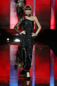 1360712786_Valentino2003HauteCouture470.thumb.jpg.1fdd50ef9ee87b9f234b8819c5d40d4b.jpg