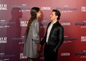 Zendaya+Coleman+Spiderman+No+Way+Home+Photocall+_NYtB3DwKh_x.jpeg