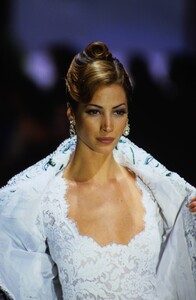 1424701329_dior-hc-ss-92(3).thumb.jpg.d8a0e4b6867579c8a3efd54729d618de.jpg