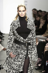 1427384607_DianevonFurstenberg2002WomenFW(13).thumb.jpg.39b7ee8737375f9cec24583b6ad68f3f.jpg