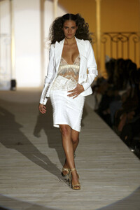 1444002623_AntonioBerardi2003WomenRTW58.thumb.jpg.5c8c019bfe73239a3966f191f4fc91fa.jpg