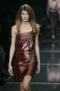 1468202239_AlbertaFerretti2003WomenRTW59.thumb.jpg.6e4fce33fa7c65c51e31bab67af79f06.jpg