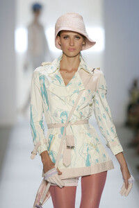 1482552032_CustoBarcelona2005WomenRTW16.thumb.jpg.87937d990d13c5765a1bfa0633b3a6d3.jpg
