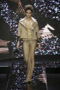 1579330880_Versace2004WomenRTW21.thumb.jpg.5e91f62e9311aba6644474d57456e901.jpg