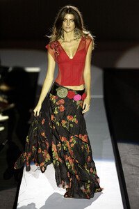 159079997_MariellaBurani2005WomenRTW74.thumb.jpg.ccfdfdc95c051ac0b943d0ce29dc2f27.jpg