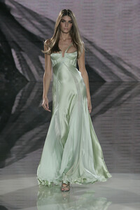 1652490422_Versace2006WomenRTW133.thumb.jpg.0acfc9600fcc7f616fe9e3834c9a90a2.jpg