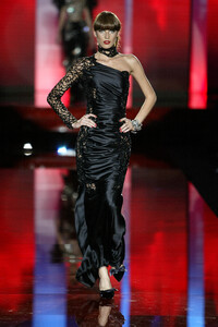 1660705755_Valentino2003HauteCouture471.thumb.jpg.3a65d94759ad0ffef5b657c1810794ad.jpg