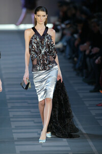 1663348677_Fendi2004WomenRTW85.thumb.jpg.4de70b867e48042bc9486a01f3e63b35.jpg