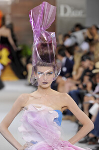 1665821514_ChristianDior2010HauteCouture205.thumb.jpg.af5439d2bcf3a735c3cbc0e8a980d592.jpg