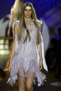 1682056732_GianniVersace2004HauteCouture109.thumb.jpg.e29a1b2575530b3768720d18e9c44b43.jpg