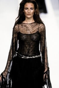 1693765653_Valentino1999WomenRTW76.thumb.jpg.f8b46bf3112b87d1e5b7ed47a885f8a5.jpg