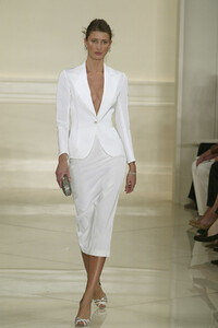 1707062999_RalphLauren2005WomenRTW35.thumb.jpg.7d7456bafda7f0ce90d545b4e5c731de.jpg