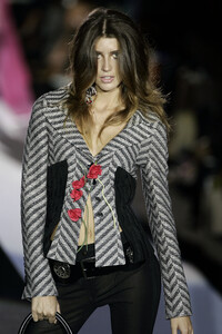 1756368781_MariellaBurani2005WomenRTW16.thumb.jpg.7aa090a712cecd63746b99acbde5e2f8.jpg