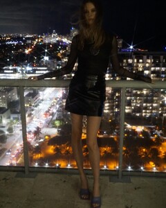 Nikki DeRoest on Instagram_ _glam for BEHATI last night in Miami--_Wearing _tabvintage with a _tomfordbeauty eye✨__CW9Mt8fp7qD_4(JPG).jpg