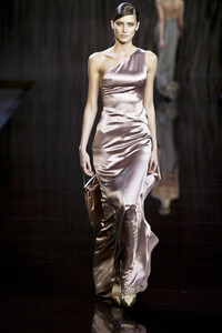 1768190741_Valentino2003WomenRTW97.thumb.jpg.3a4d450e35a06c4c3d6966ee0fe1aba5.jpg