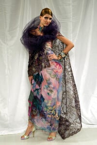 1805665355_EmanuelUngaro2004HauteCouture100.thumb.jpg.42d830c8eb207ad5e1d5bc93c55122d9.jpg