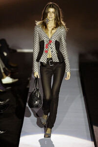 1834940057_MariellaBurani2005WomenRTW15.thumb.jpg.4f4f0da56057612a13705e66295ba8fc.jpg