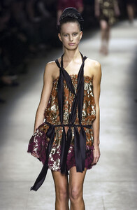 18418724_Lanvin2003WomenRTW73.thumb.jpg.8b3c91ac1952c0018e1619408d044362.jpg