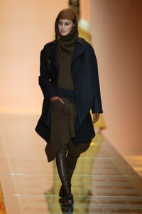 1842293658_JeanPaulGaultier2003WomenFall(4).thumb.jpg.c108a80ad1282a3118eb1c07b0db4df5.jpg