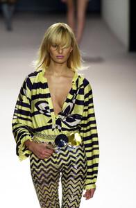 1858438178_Missoni2001WomenRTW38.thumb.jpg.b4f2bf5f7b9275982c2fb777ee92a9e9.jpg