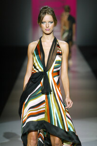 1884635029_Missoni2003WomenRTW77.thumb.jpg.618137dd21640daeb96373da81c93459.jpg