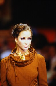 1888378798_DiorHCFall1994(22).thumb.jpg.677d070947eac6b06716cd0bd747d552.jpg